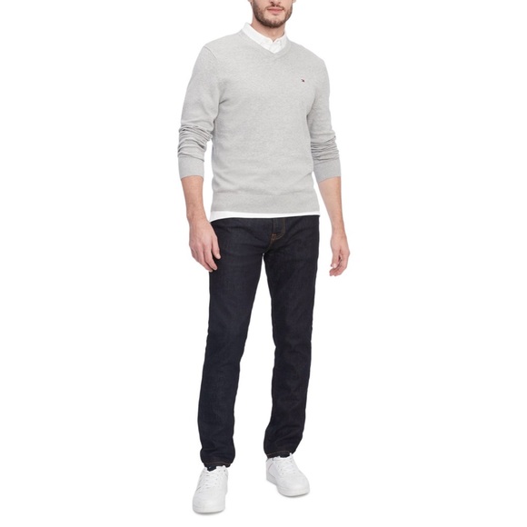NWT Men's Tommy Hilfiger Solid V-Neck Sweater – Classic - Main Image